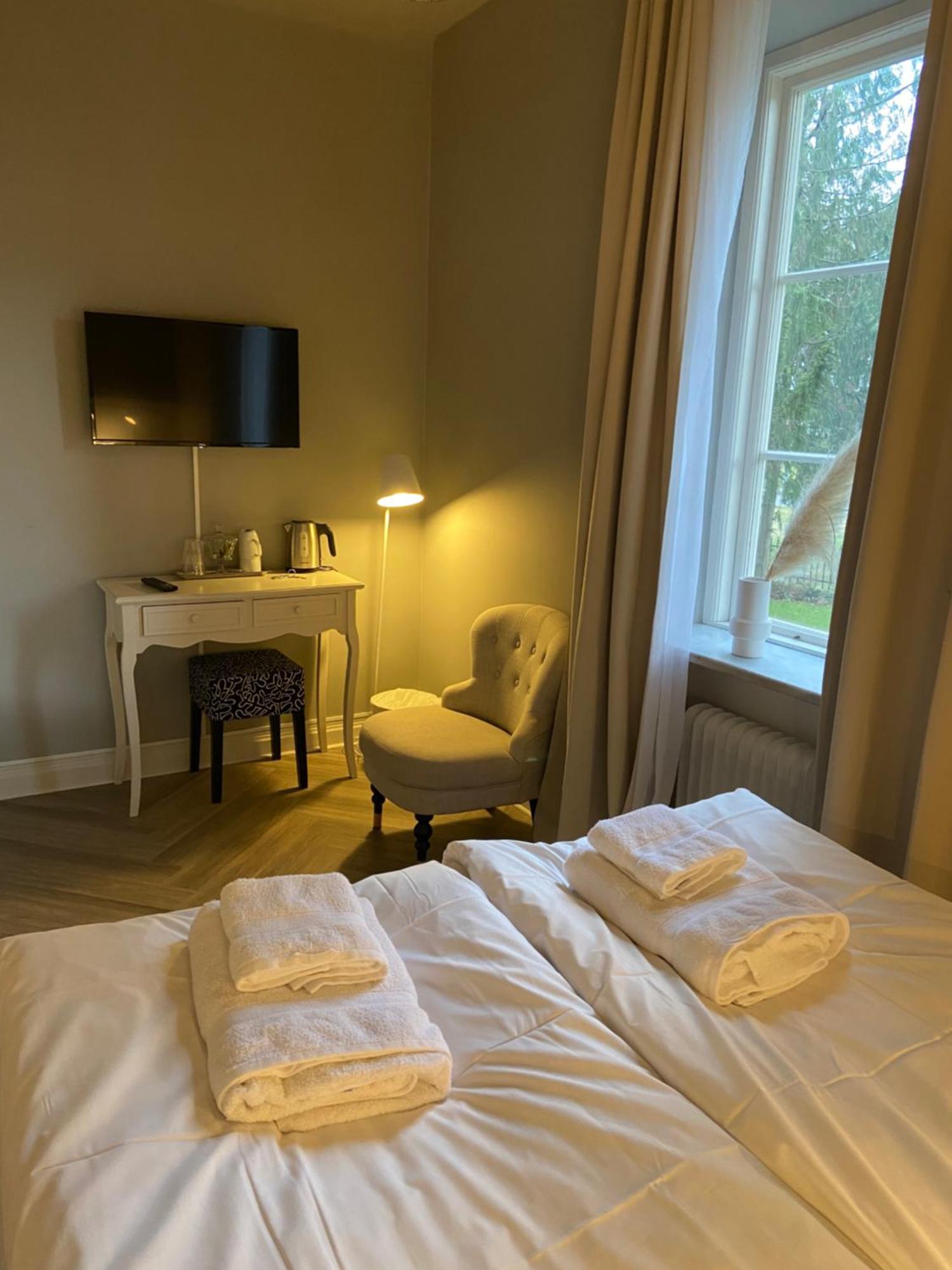 Our House Bed & Breakfast Ystad Ngoại thất bức ảnh